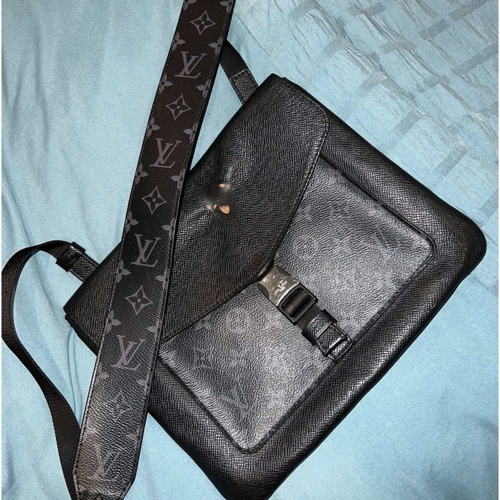 LOUIS VUITTON 2020 MESSENGER BAG